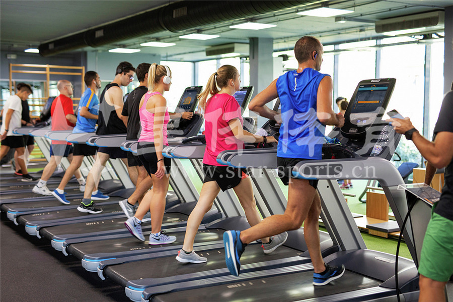 跑步机与划船机哪个锻炼效果好？