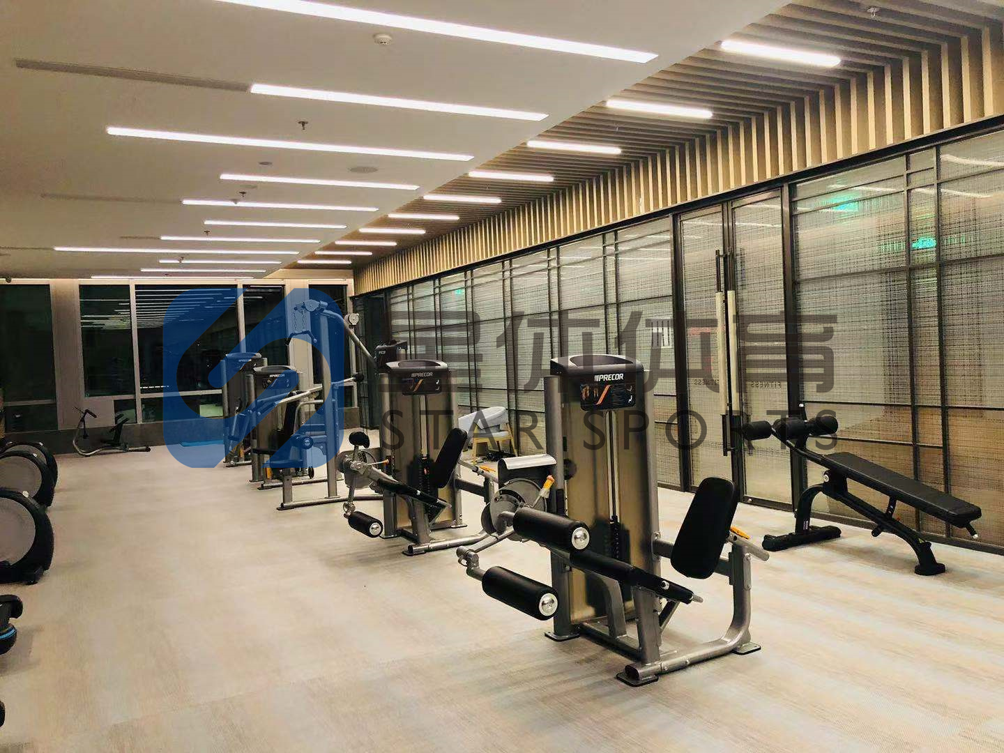 健身器材三头肌训练器锻炼了哪些部位