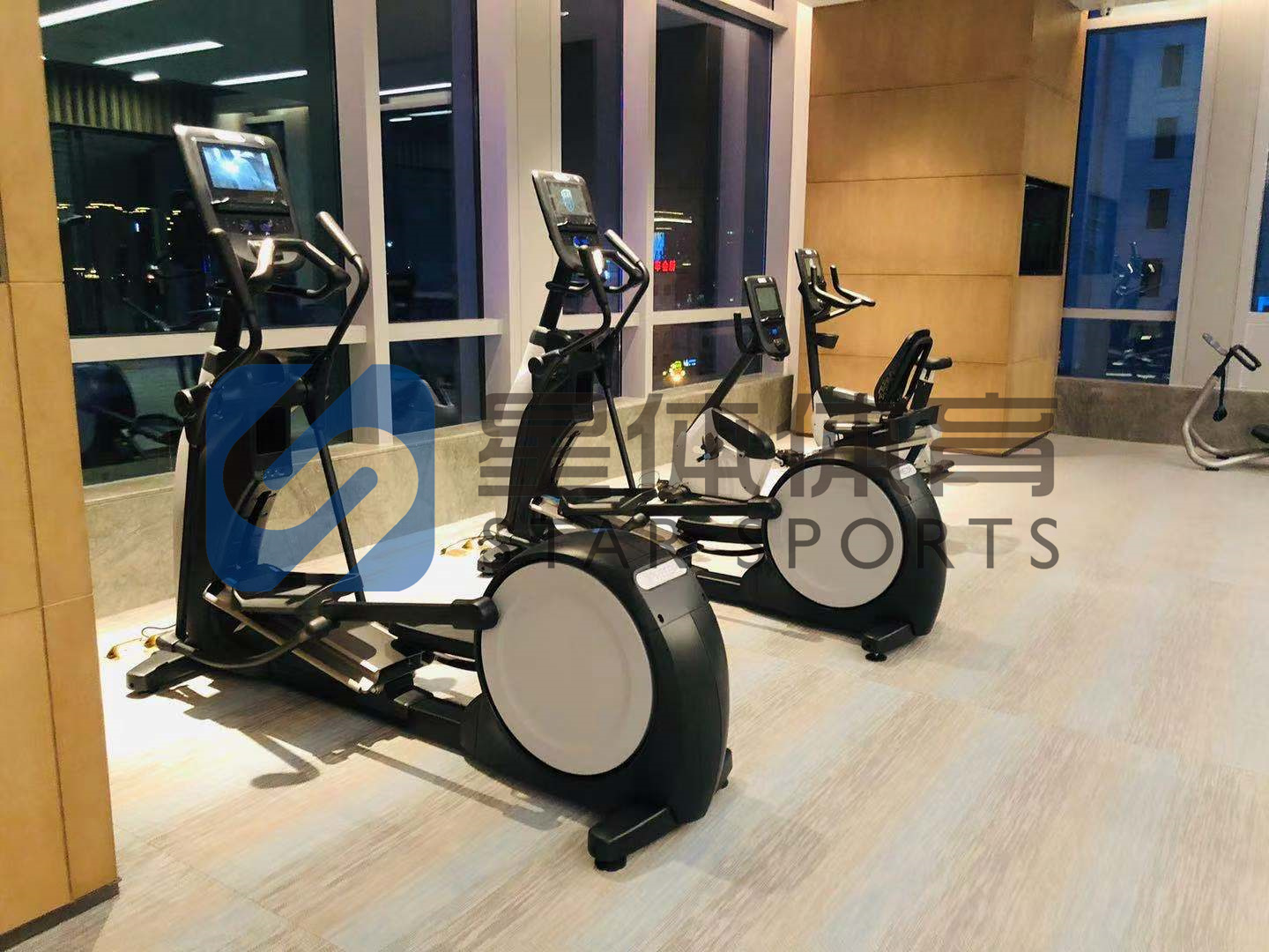 健身器材蝴蝶式胸肌训练机健身有哪些好处