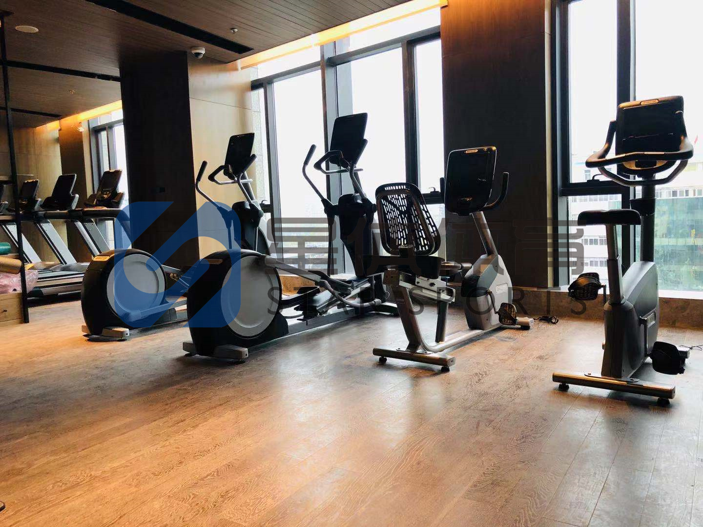 健身器材三头肌训练器健身有哪些好处