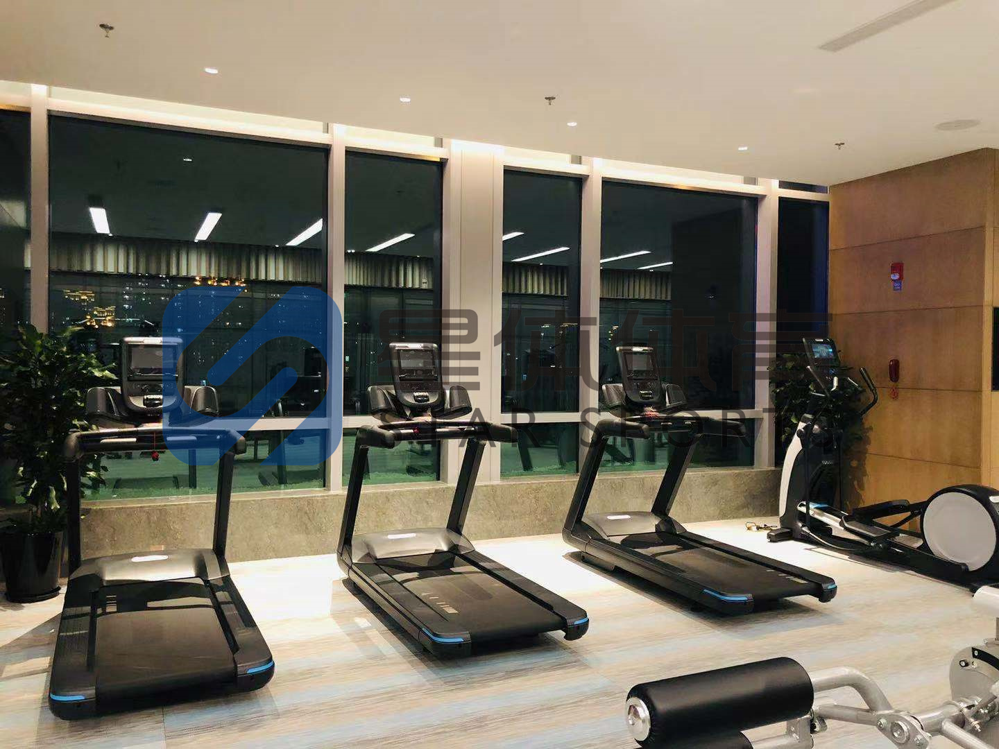 健身器材坐式背腹肌训练器有哪些优点