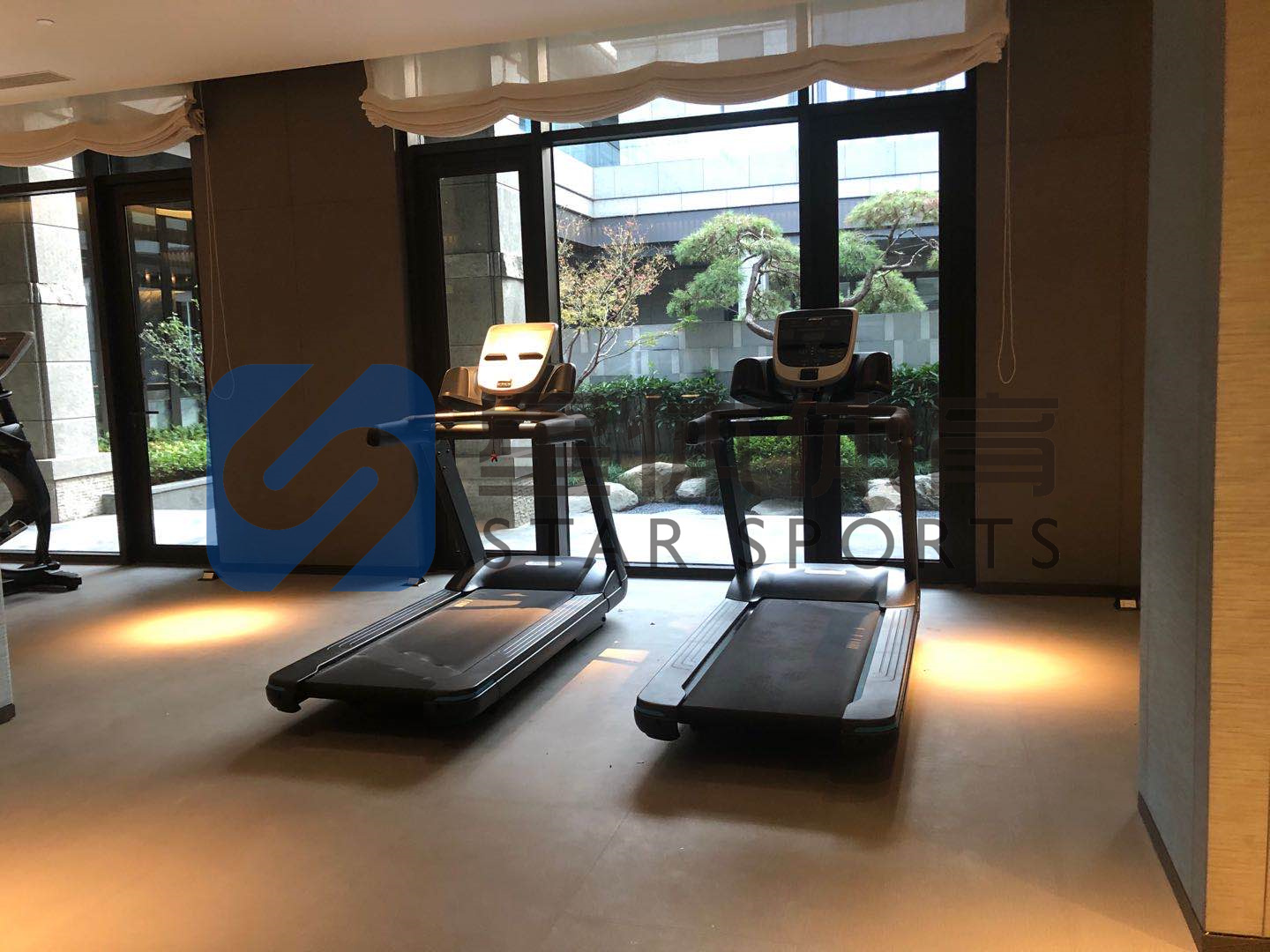 健身器材二头肌训练器有哪些优点