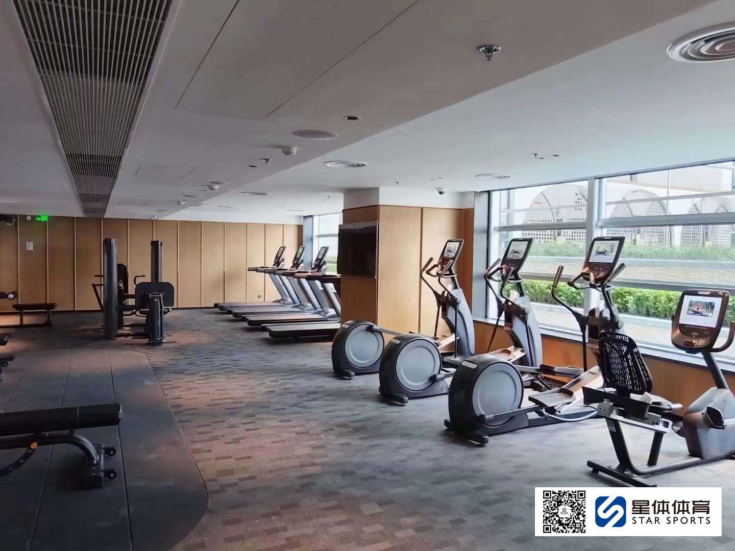 健身器材坐姿肩部推举训练器有哪些优点