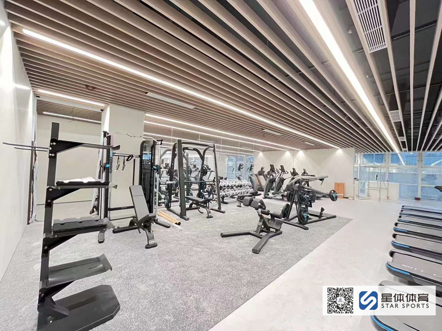 健身器材坐式背腹肌训练机锻炼哪些身体部位