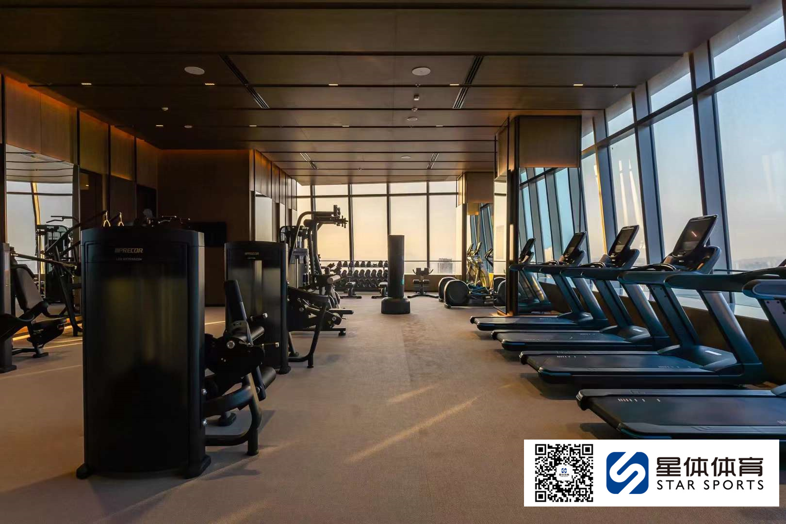 健身器材臀部训练机的锻炼方式